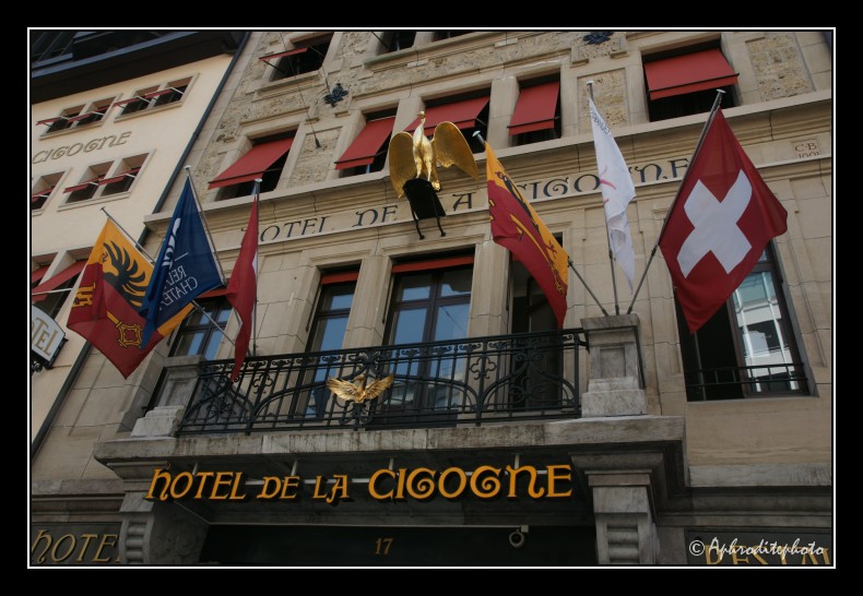 122 La façade de l hôtel de la Cigogne à la place Longemale